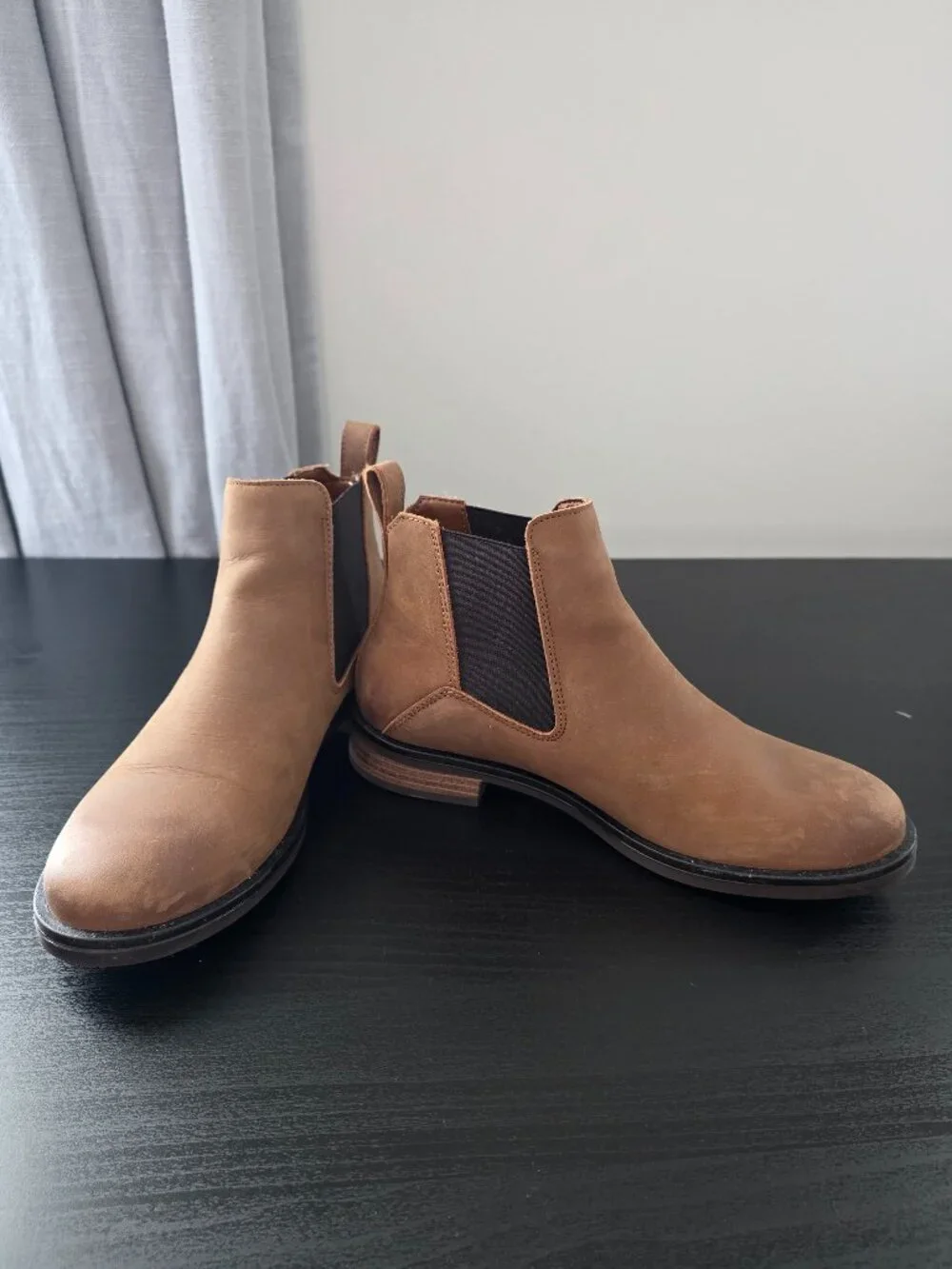 Clarks Women's Brown Chelsea Boot - Size 6.5